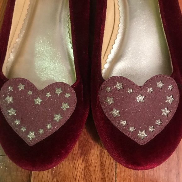 Ruby red velvet valentine heart flats from Lands' End, size 5 - Picture 1 of 4